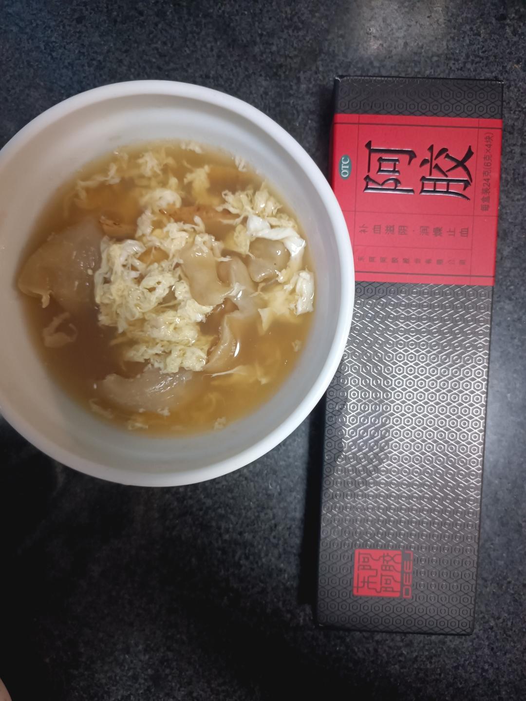 阿胶炖花胶
