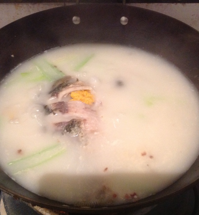 鲫鱼豆腐汤