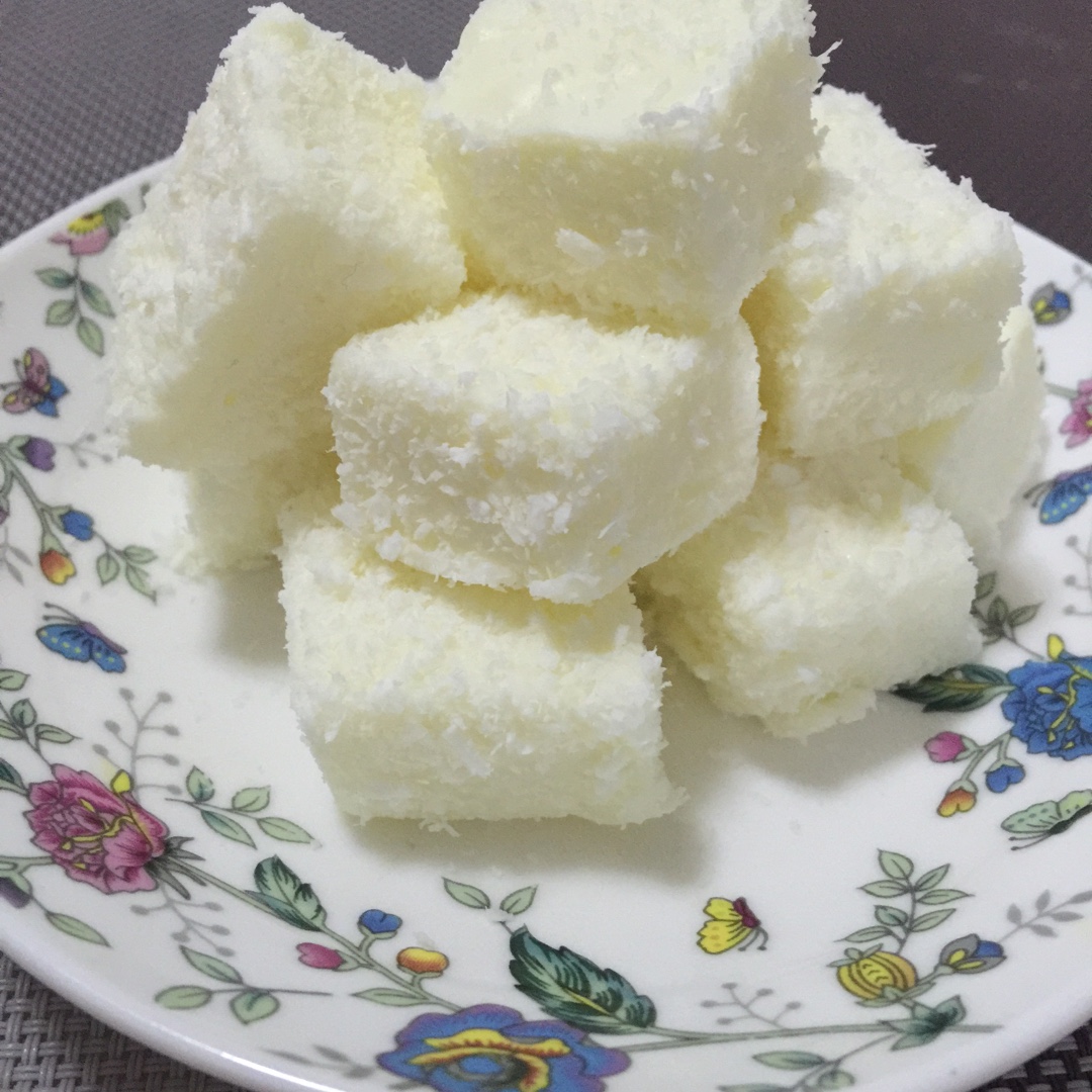 完胜85度C牛奶椰丝小方