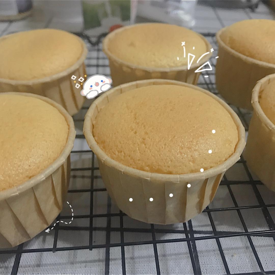不开裂不回缩的纸杯小蛋糕