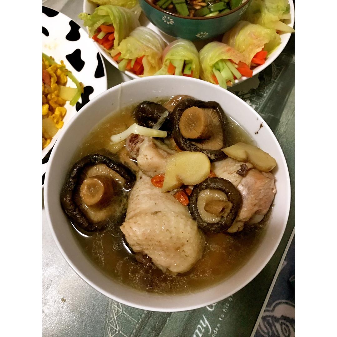 香菇炖鸡腿