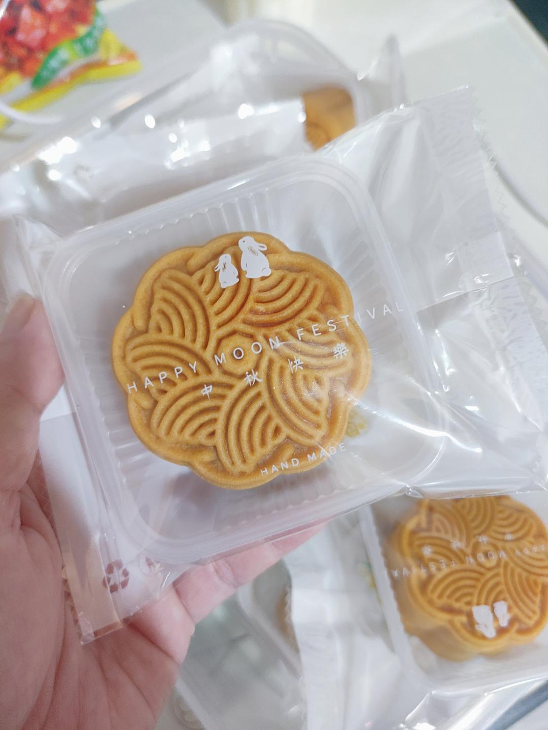 广式莲蓉蛋黄月饼/久吃不厌的经典组合