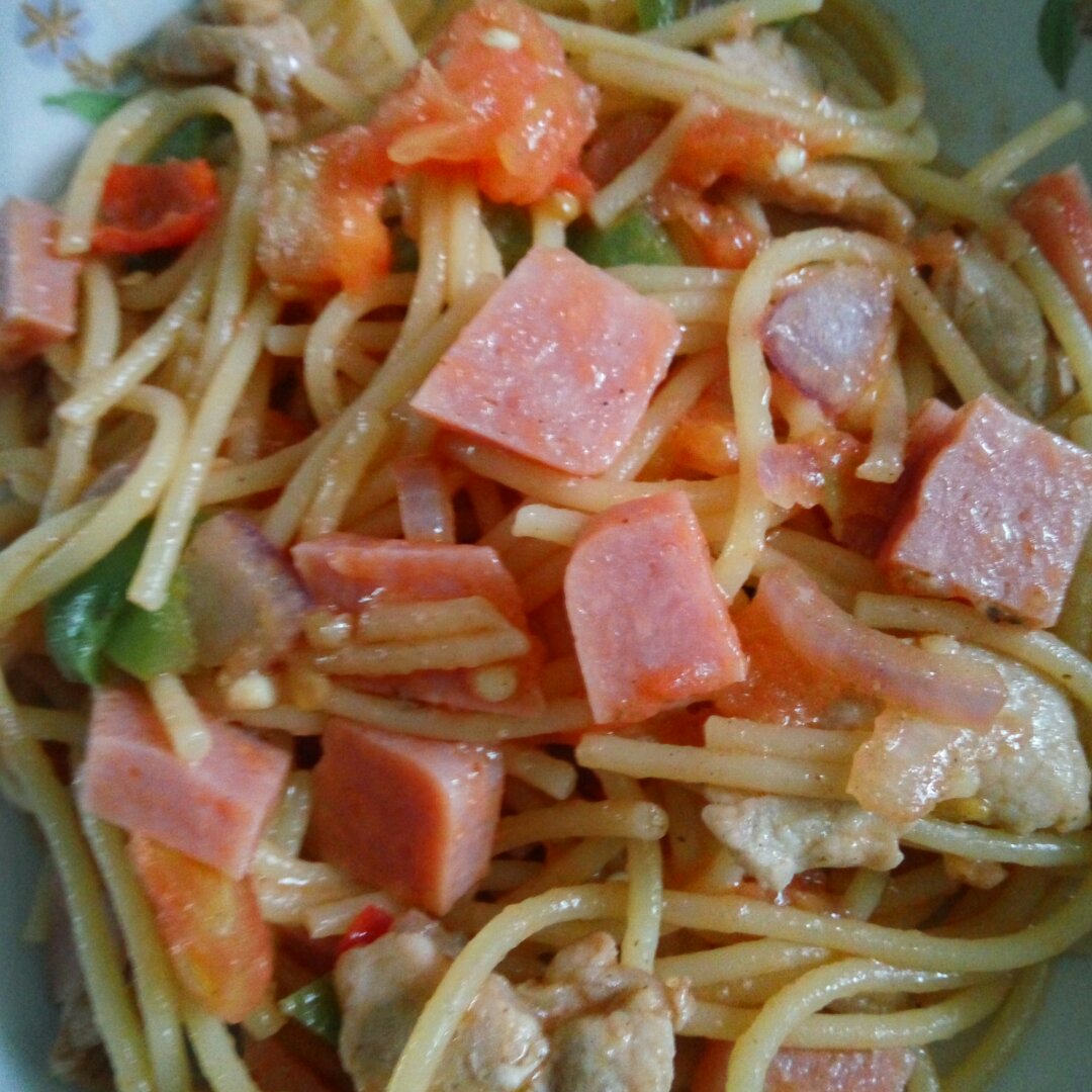 番茄火腿午餐肉简易意大利面