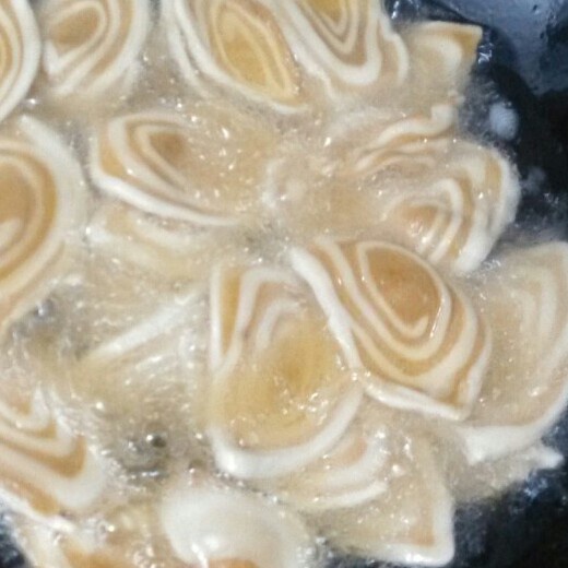 炸猫耳朵牛耳朵零食年货猪耳朵