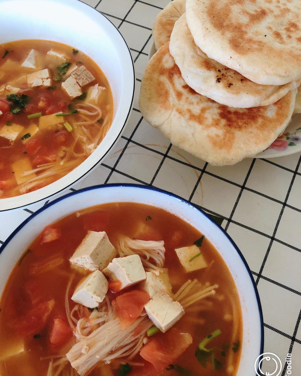 减脂餐～西红柿金针菇炖豆腐