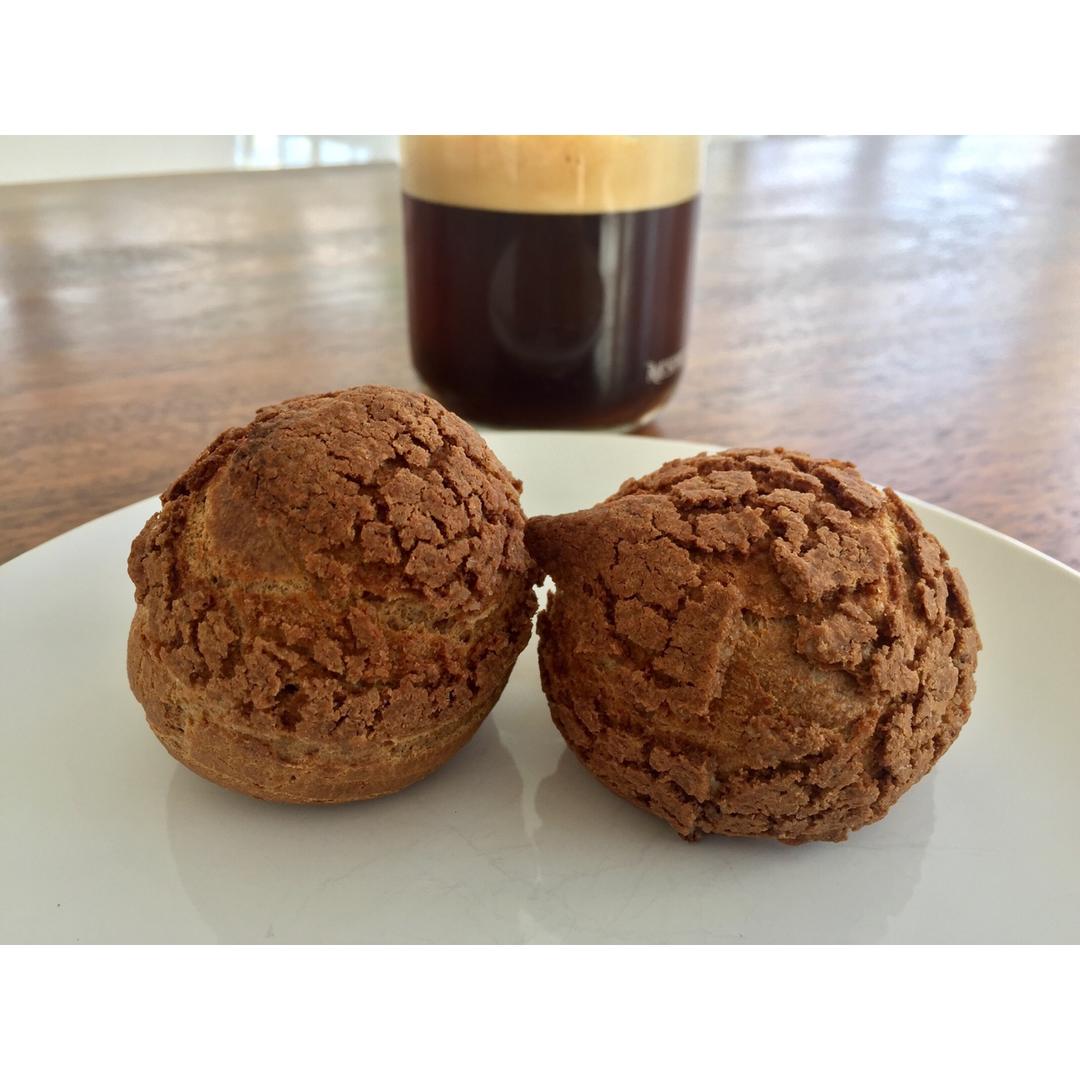 巧克力酥皮泡芙