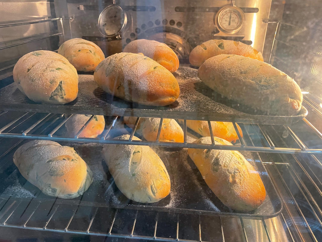 菠菜芝士咸面包