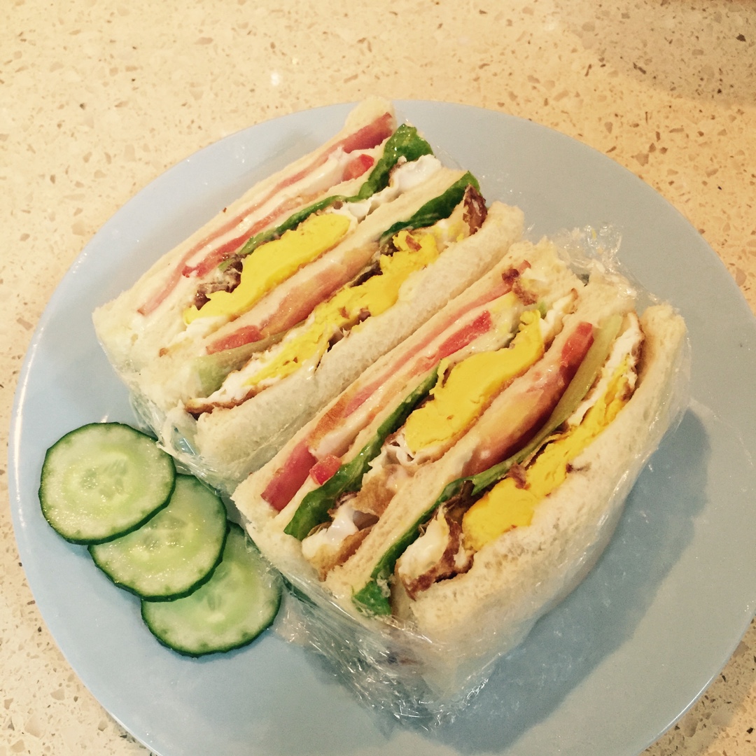 阿啾做的堂妈小厨三明治