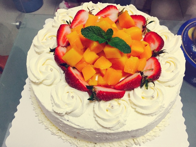 奶油水果装饰蛋糕