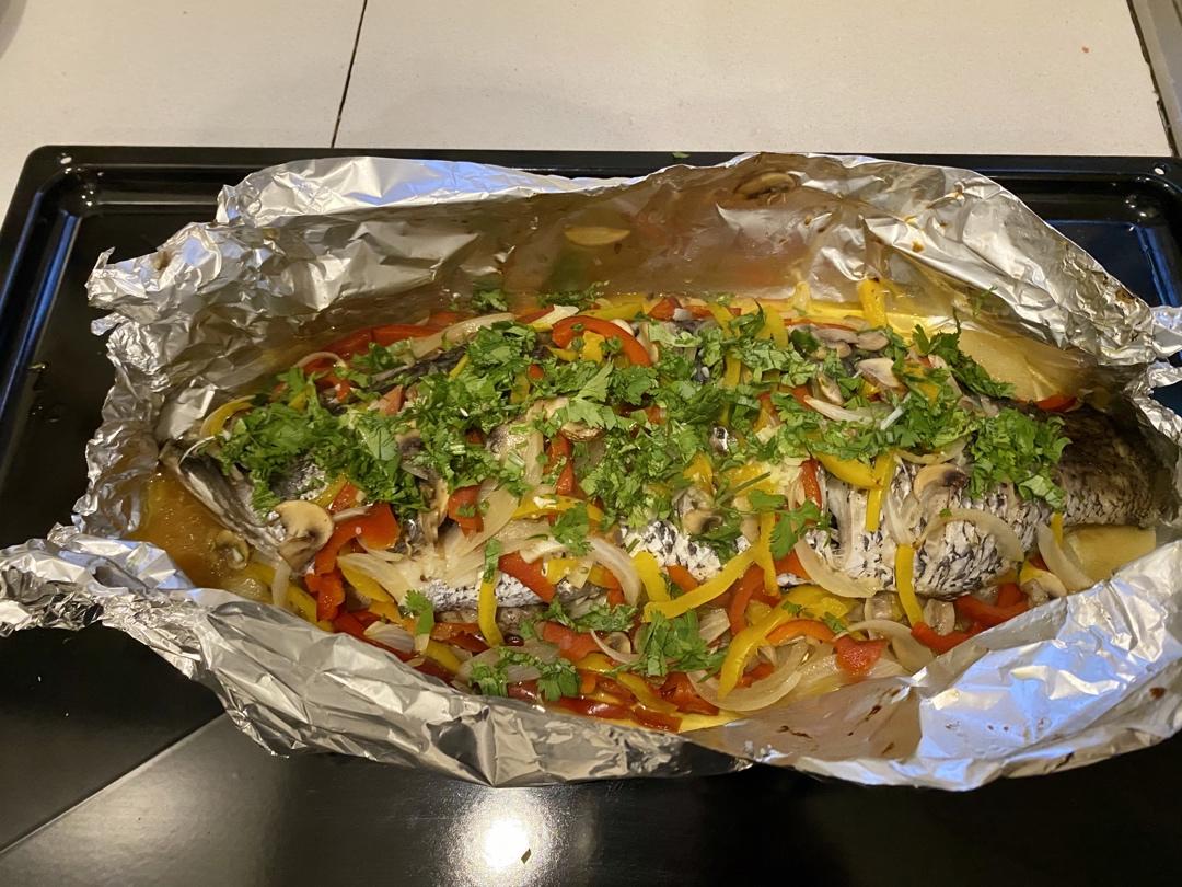 五色蔬菜焗烤海鲈鱼