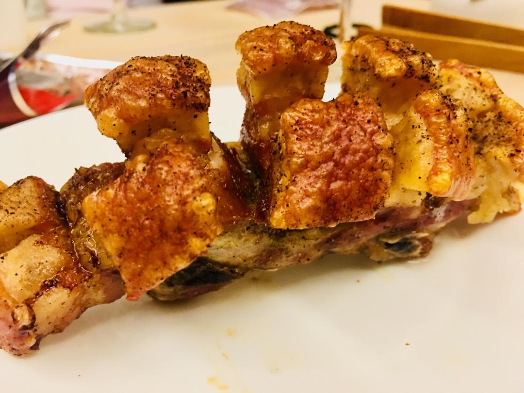 8小时夜烤爆皮五花肉