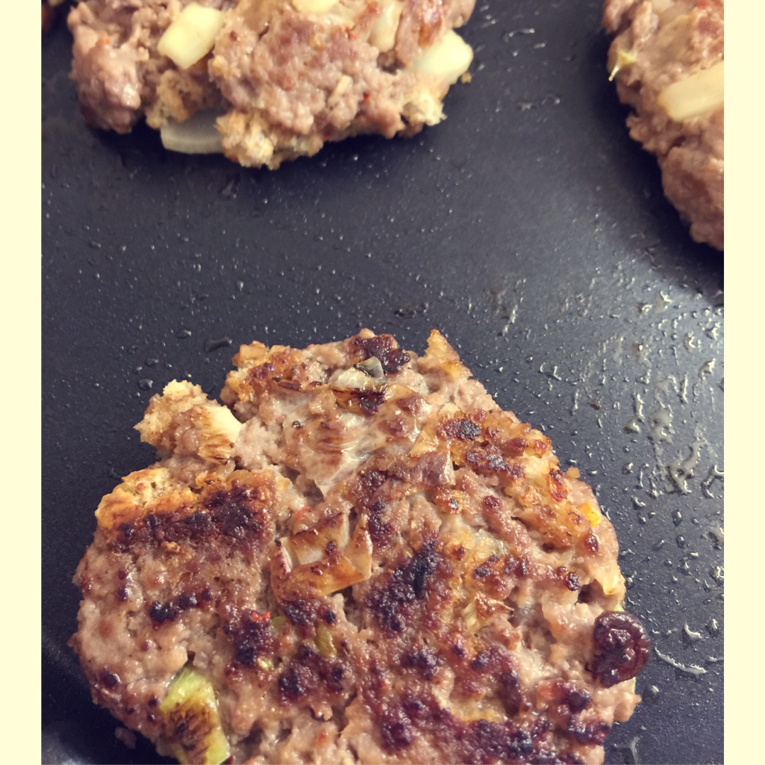 肉多汁的快手汉堡牛肉饼