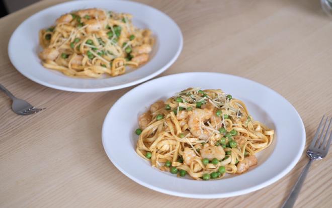 【虾仁意面Fettuccine】【海鲜辣Spaghetti】【番茄洋葱萨拉米意面】的做法