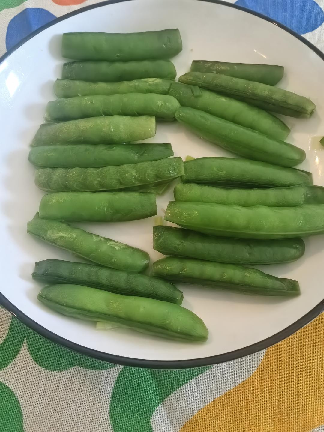 一口春天：水煮豌豆荚