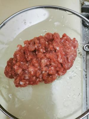 土茯苓花胶瘦肉炖汤的做法 步骤2