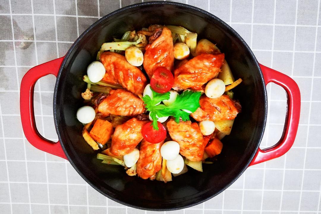 时蔬焖鸡翅——staub珐琅铸铁锅