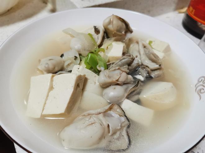 鲜掉眉毛！减脂一定要试！海蛎子炖豆腐汤的做法