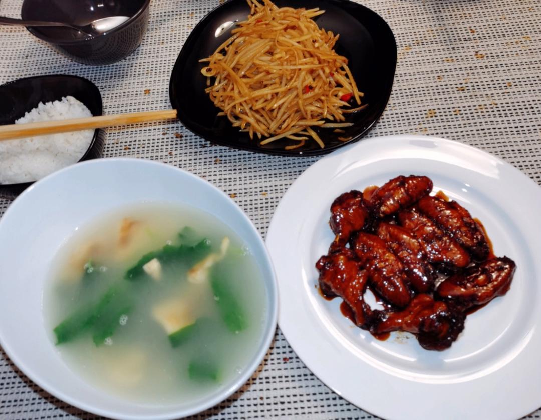 【快手菜】煎蛋油麦菜汤