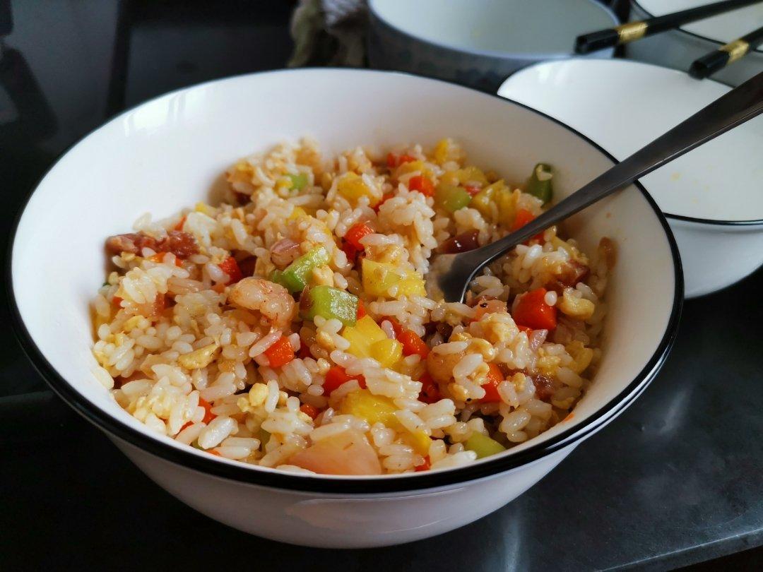 虾仁菠萝炒饭
