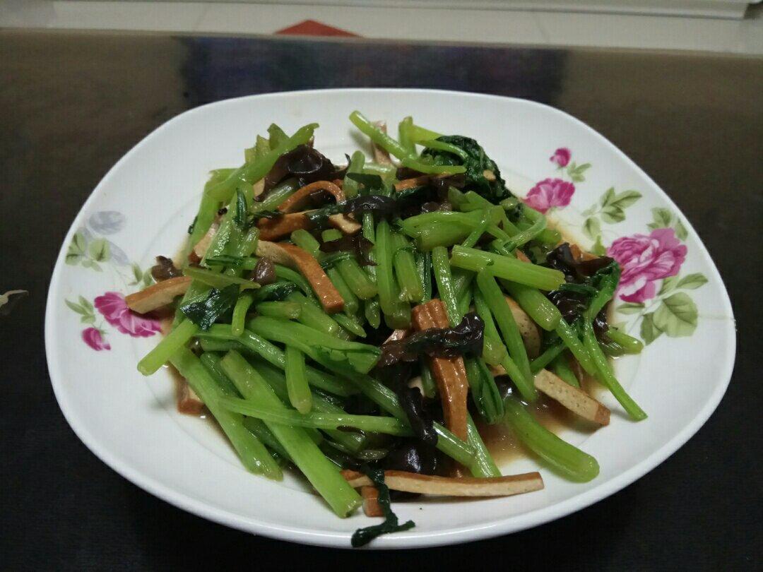 豆腐干炒茼蒿