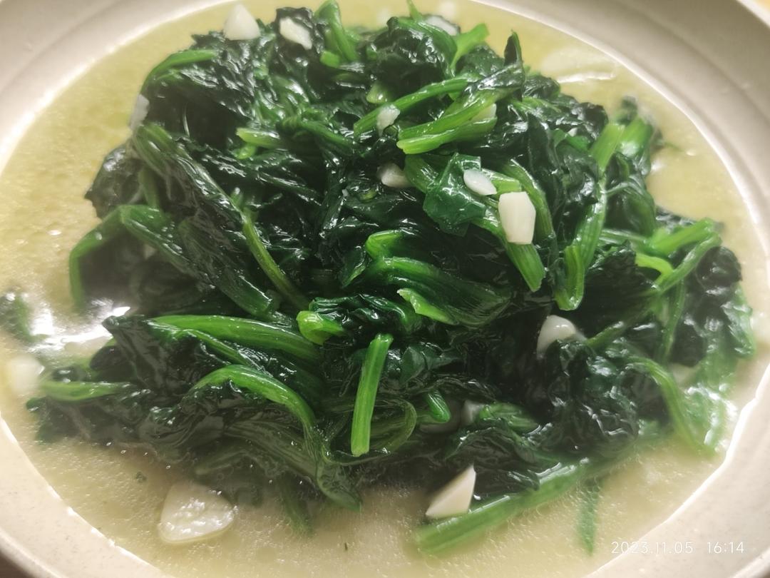 不涩口又嫩的清炒菠菜