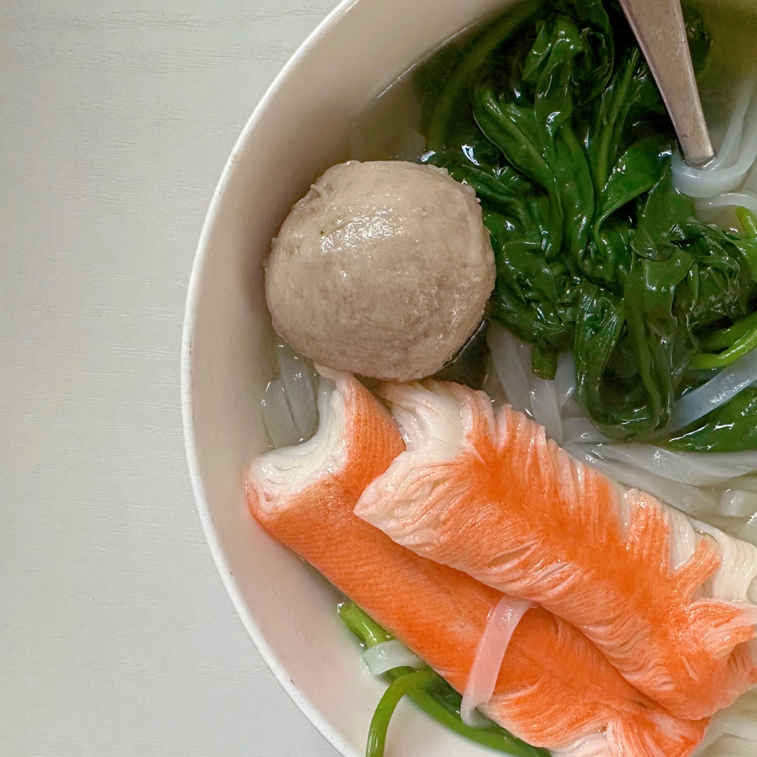 一人暮らしって何か食べよう