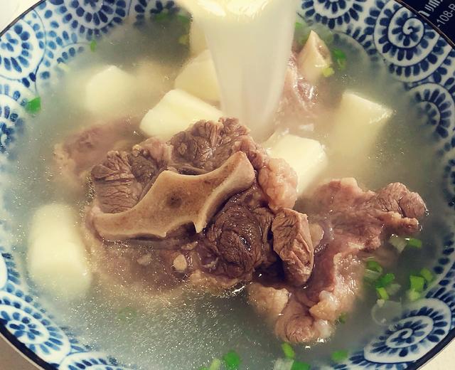 清炖🐂牛尾骨汤🍲的做法