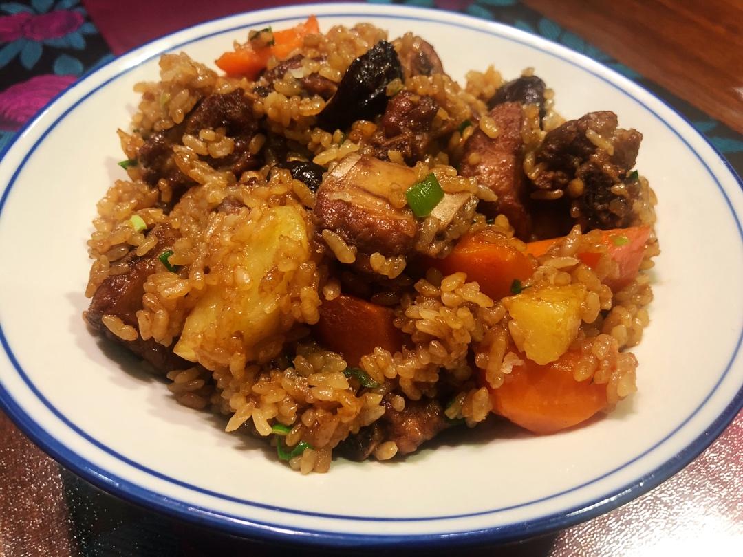 喷香排骨焖饭（爆好吃）