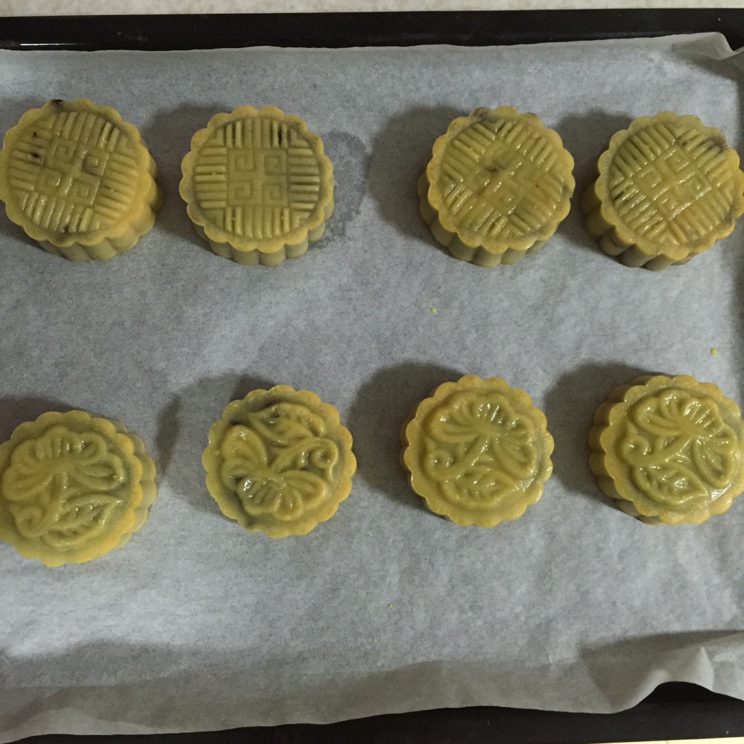 广式月饼—蛋黄莲蓉月饼