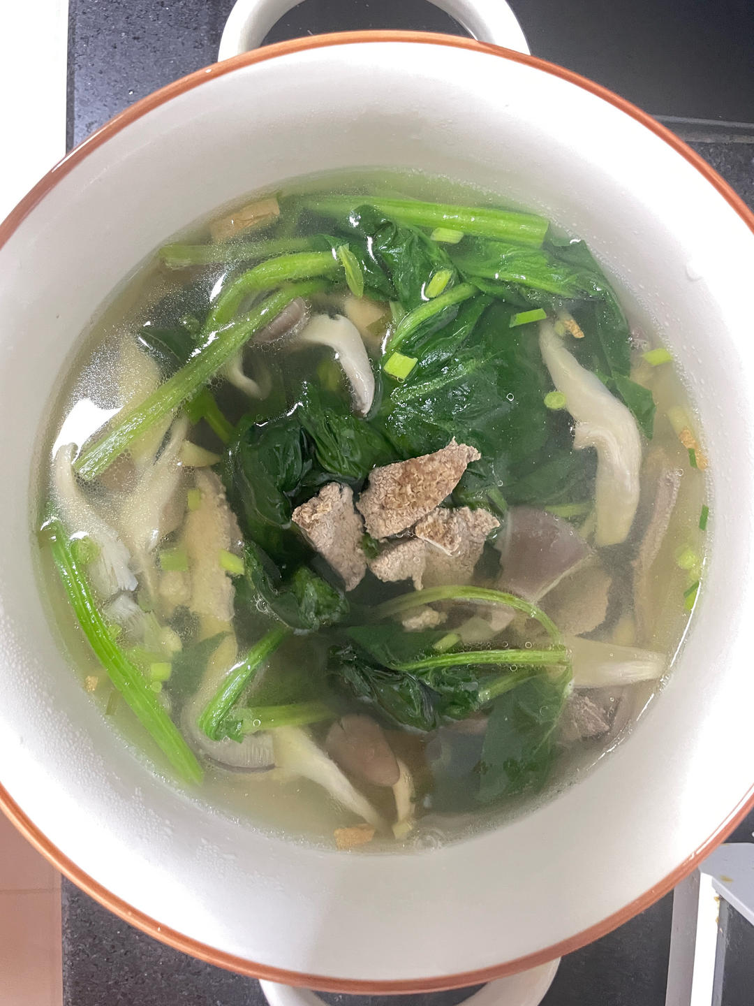 鲜嫩的猪肝汤