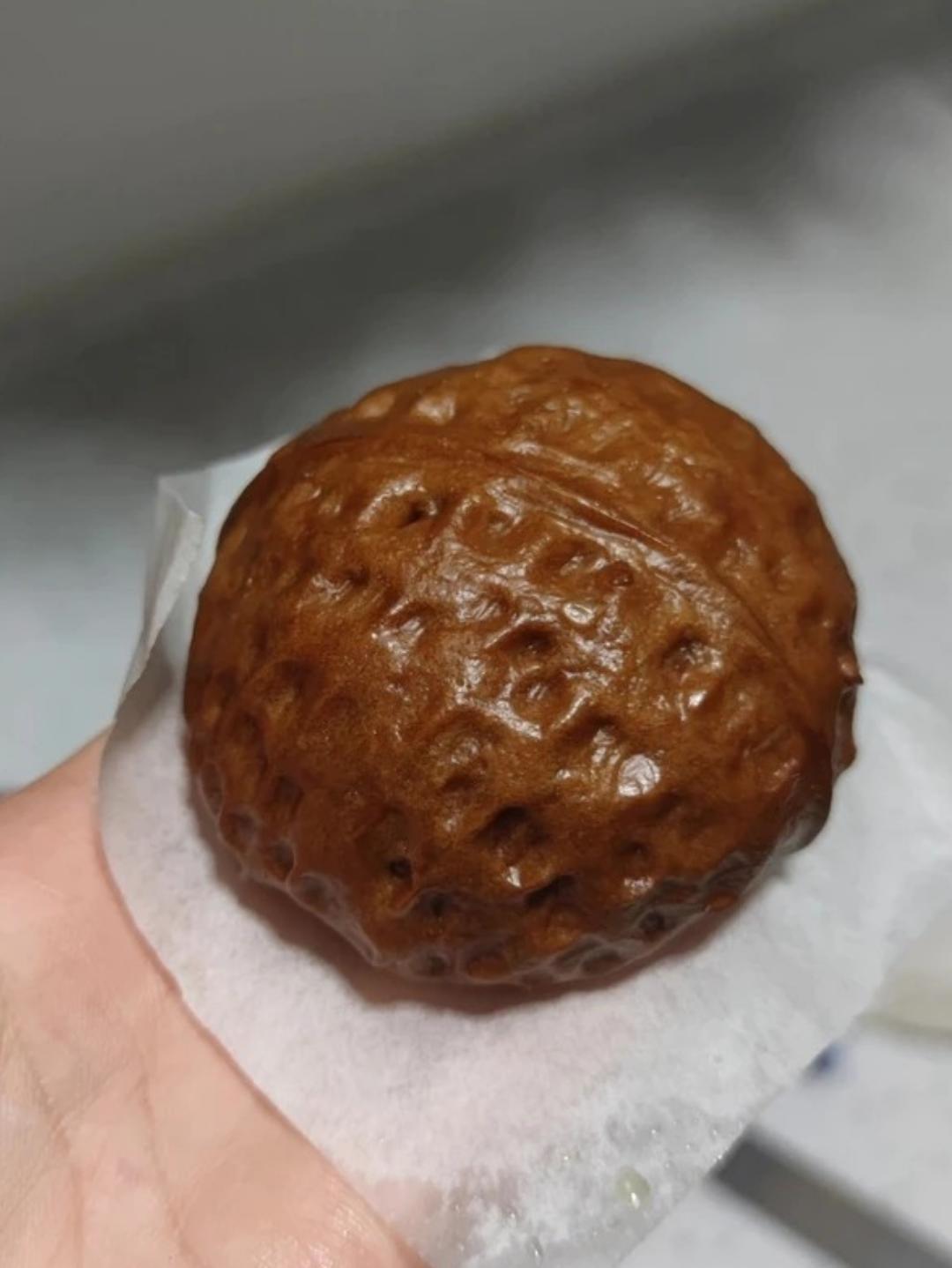 一定要尝试的美味流沙核桃包