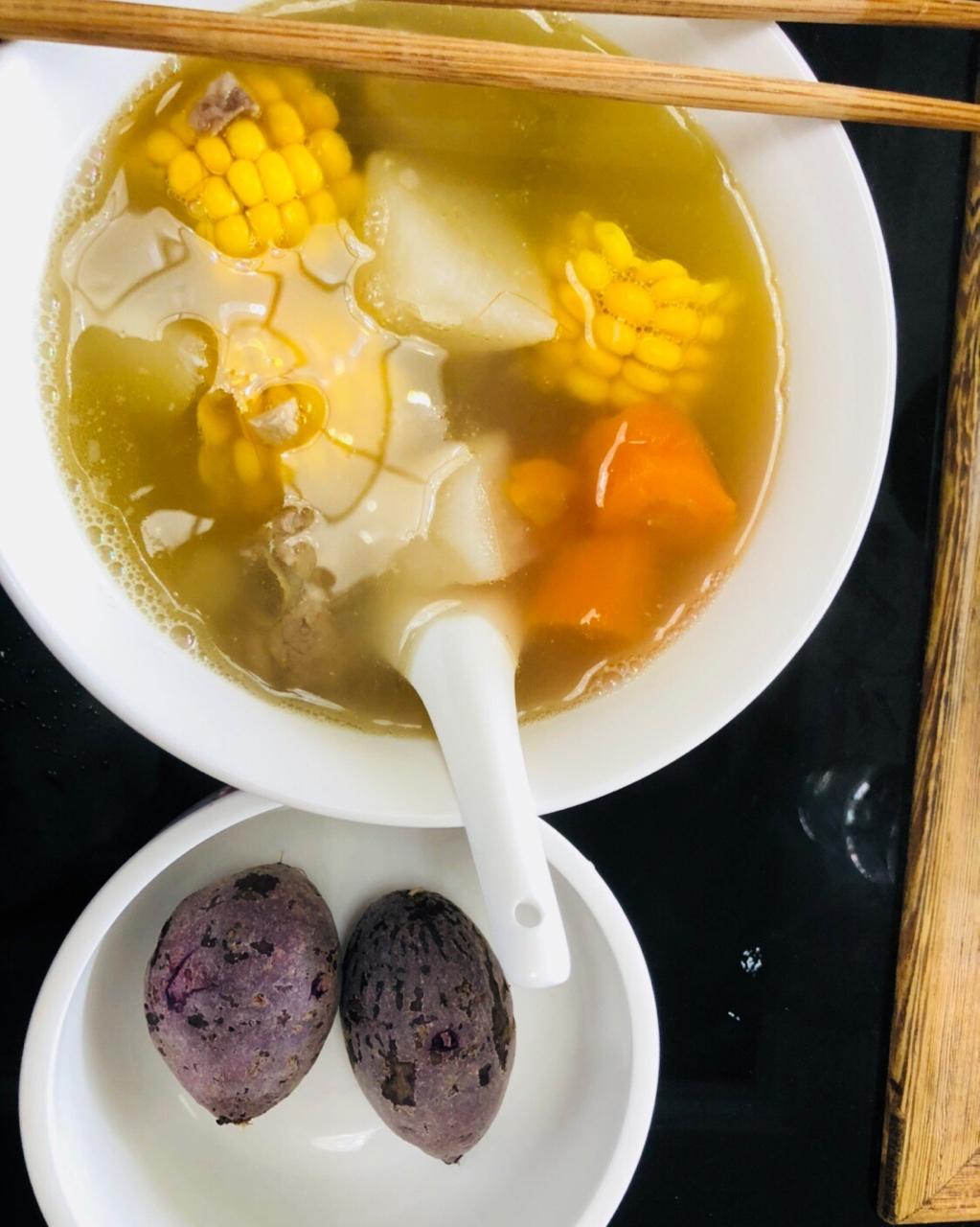 脊骨蔬菜汤
