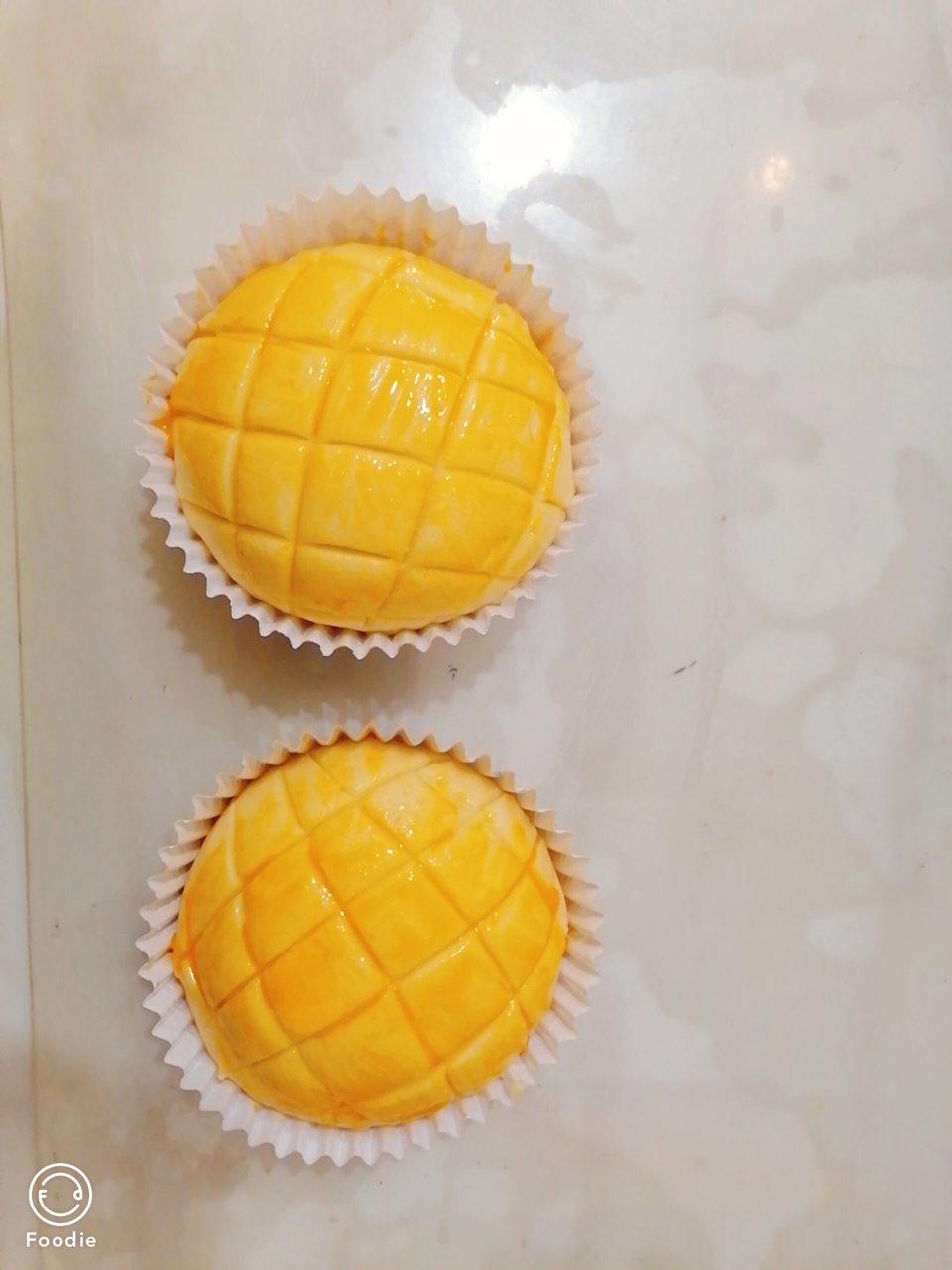 好吃到炸裂的港式菠萝包（附带制作酥皮的小视频）