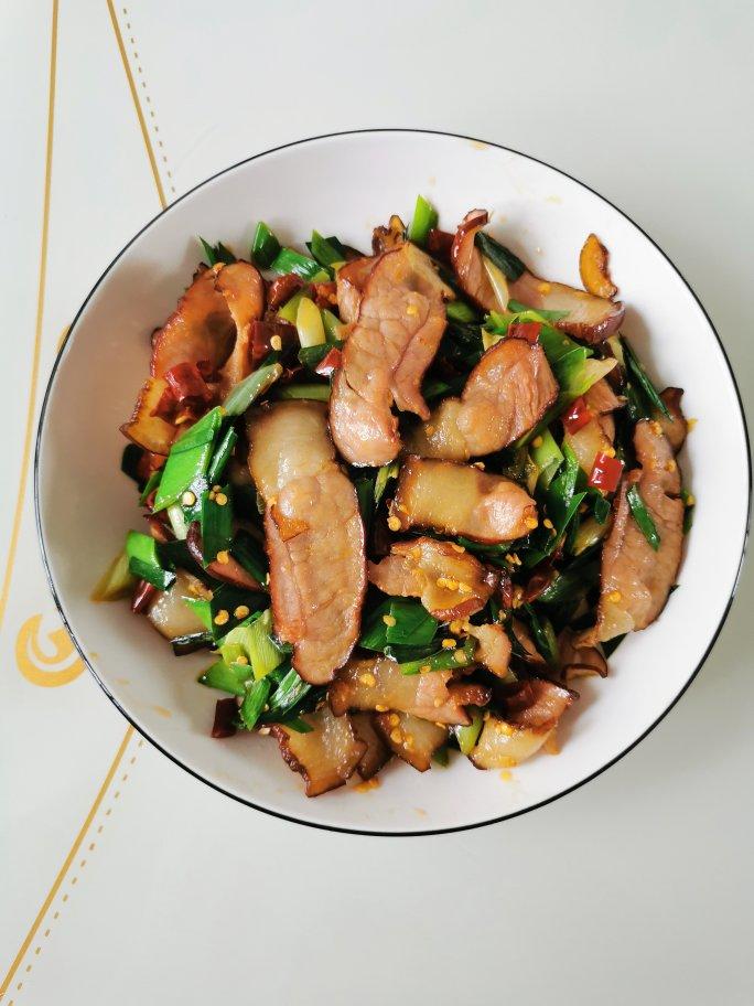 甘肃李文豪做的最具人间烟火气的大蒜辣椒炒湖南腊肉