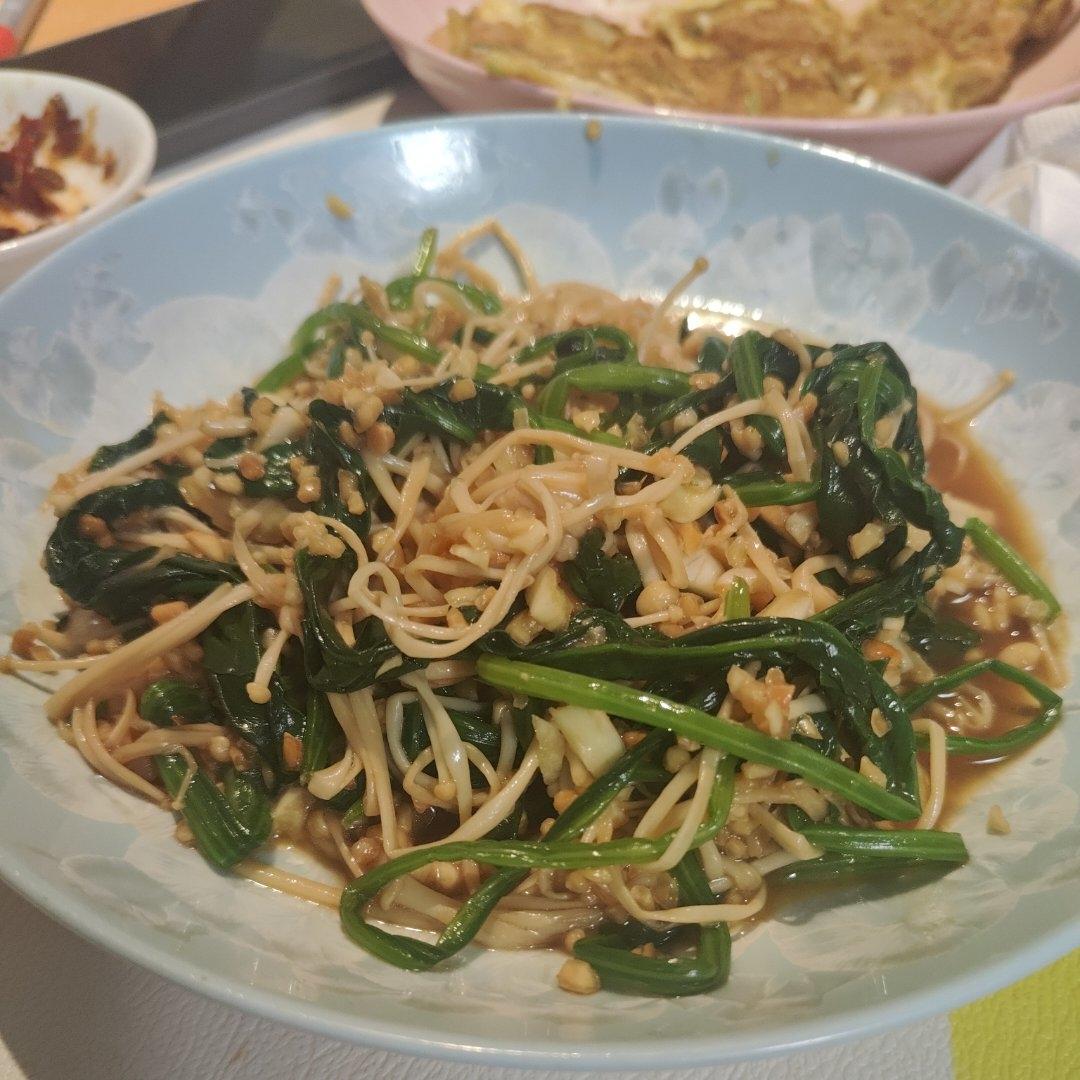 凉拌菠菜金针菇