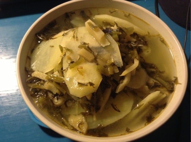 酸菜土豆片汤