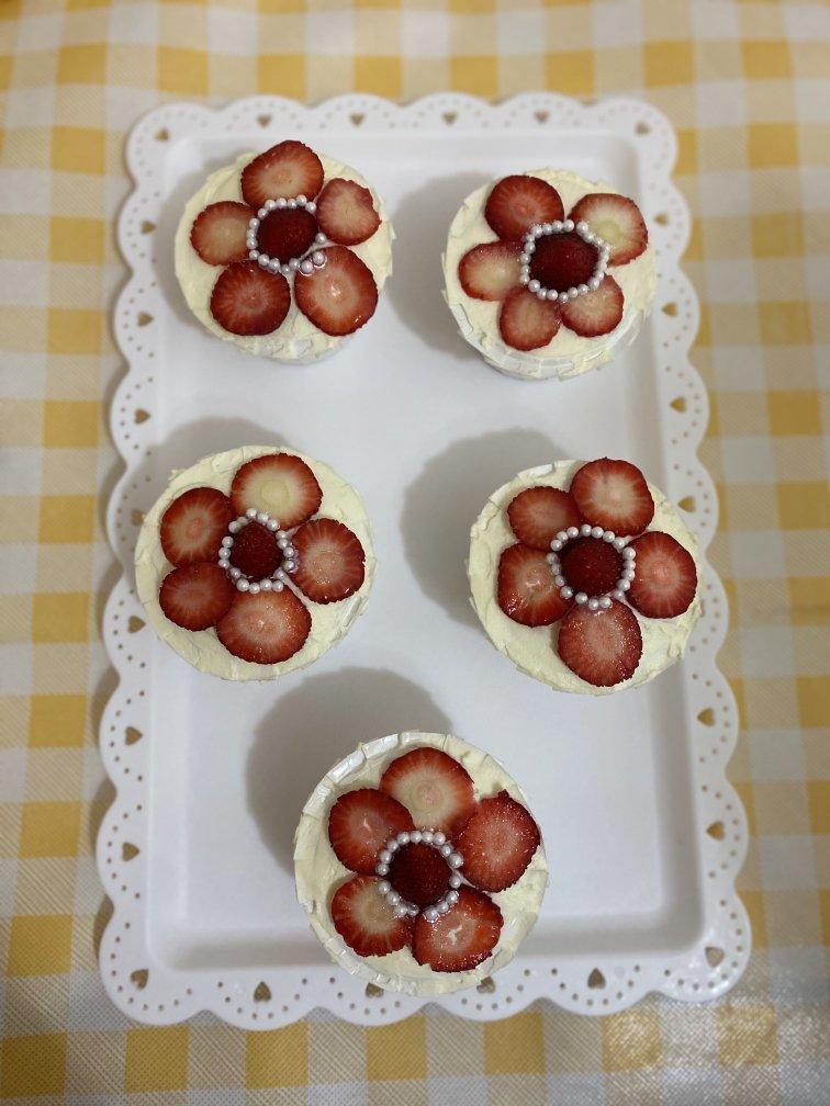 小红花纸杯蛋糕