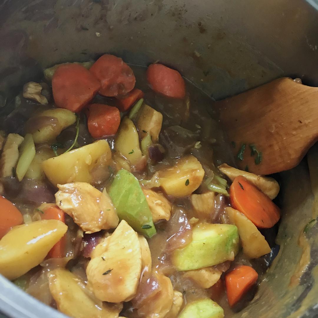 咖喱鸡肉饭