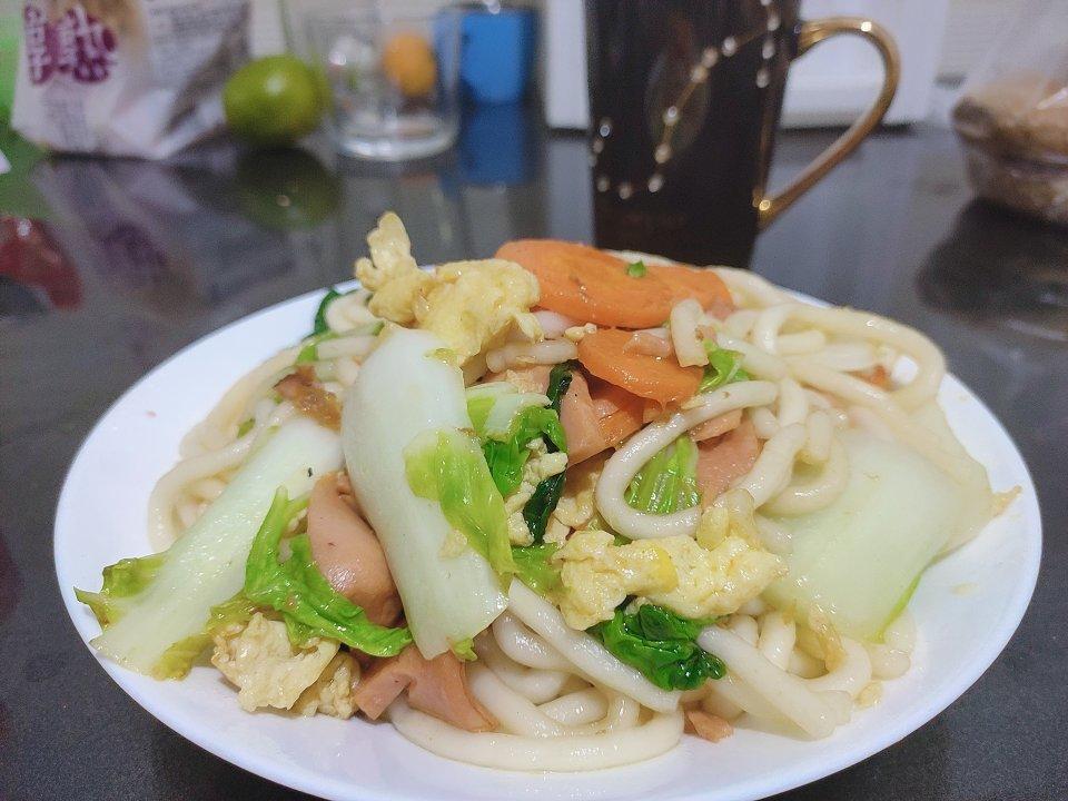 比路边摊好吃百倍的火腿炒土豆粉