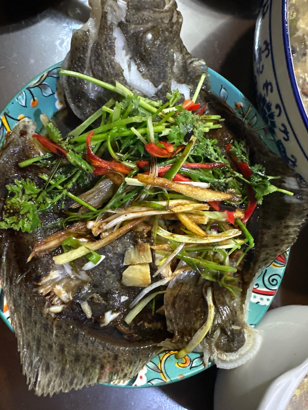 为什么广东人做清蒸多宝鱼那么好吃？教你正确做法，鲜嫩没有腥味