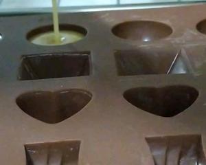【自制无糖（纯天然代糖）巧克力系列】（之二）自制白巧克力，附详细图片视频的做法 步骤19