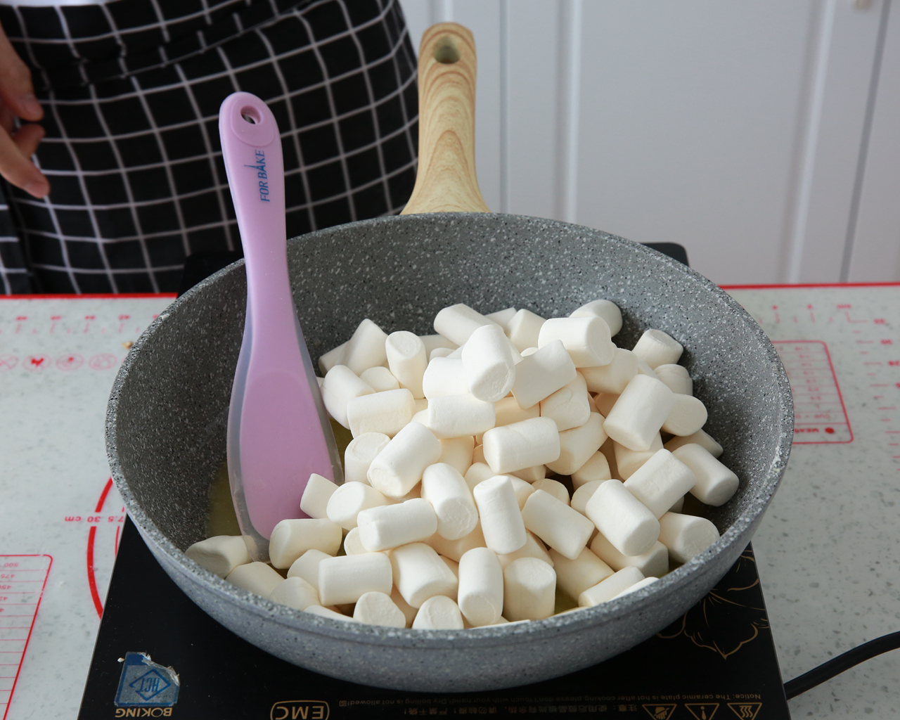 抹茶味牛轧糖（棉花糖版）的做法 步骤4