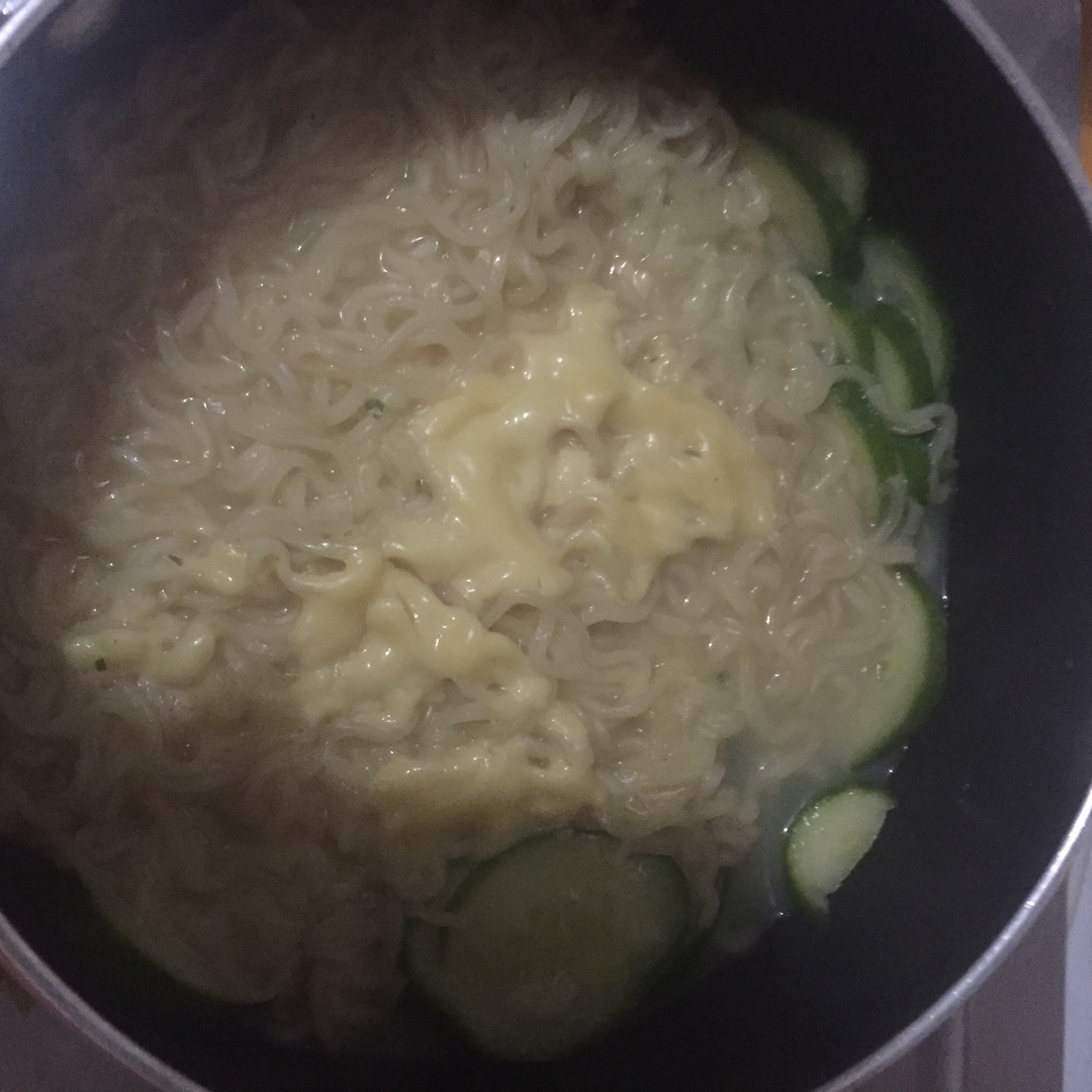 满足食欲的深夜秘密 森系浓香泡面