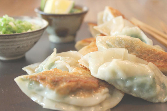 【任性厨房】日本季·锅里滋滋作响的日式煎饺的做法