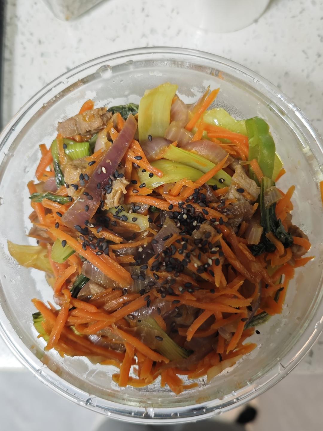 洋葱胡萝卜炒牛柳，我们的牛排这么吃