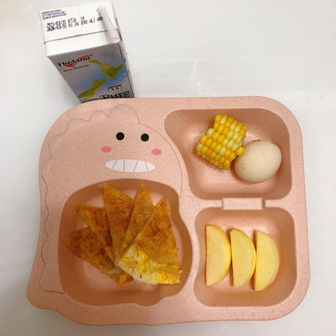 一岁半屁屁洛の早餐记