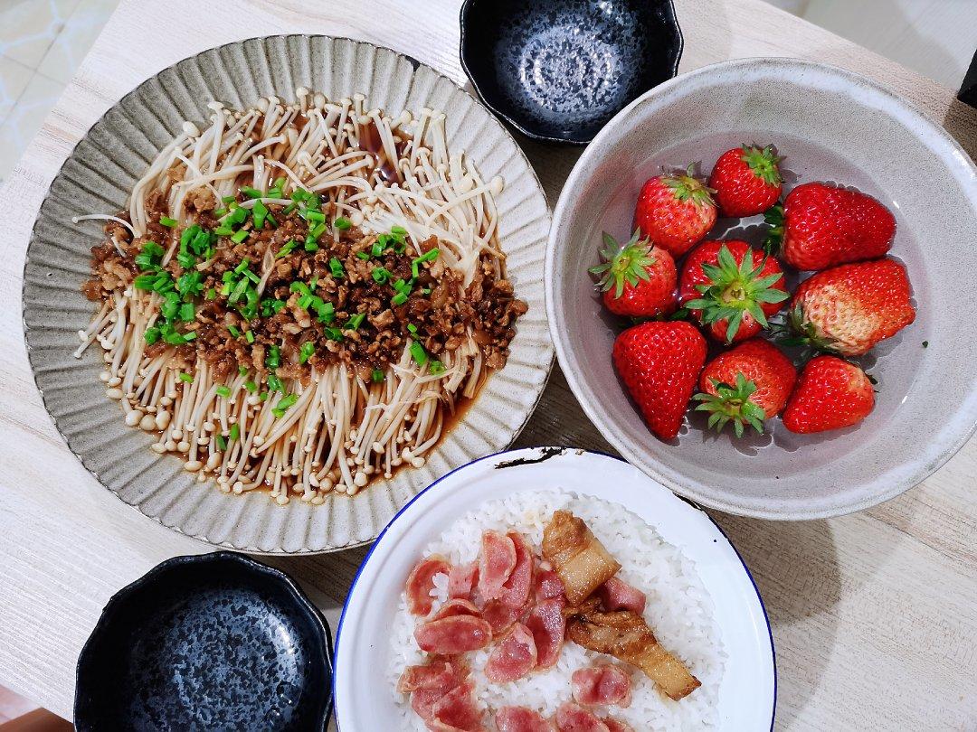 炒鸡下饭肉末金针菇