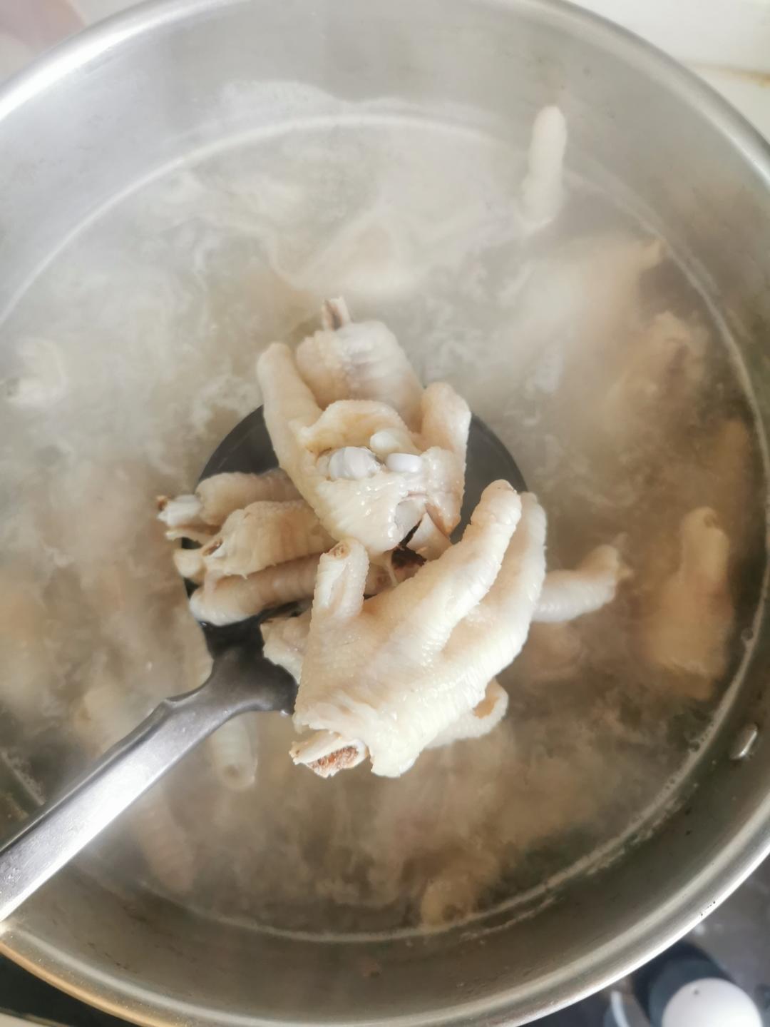 停不下来的秘制凉拌鸡爪