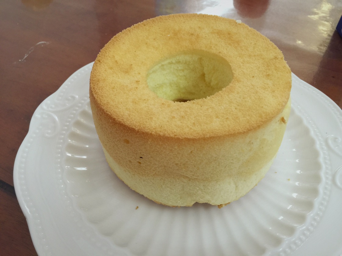 超简单完美戚风蛋糕（6寸2蛋）附打发、翻拌、脱模视频