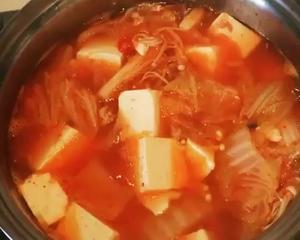 韩式金枪鱼泡菜汤的做法 步骤3